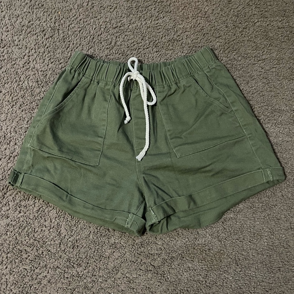 No Boundaries Olive Cargo Shorts with Drawstring